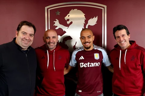 رسمياً.. أستون فيلا يعلن التعاقد مع دونيل مالين من بروسيا دورتموند